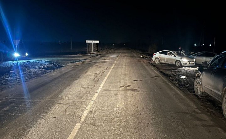 ДТП на дороге Азов — Самарское. Фото отделения ГАИ МО МВД России «Азовский»