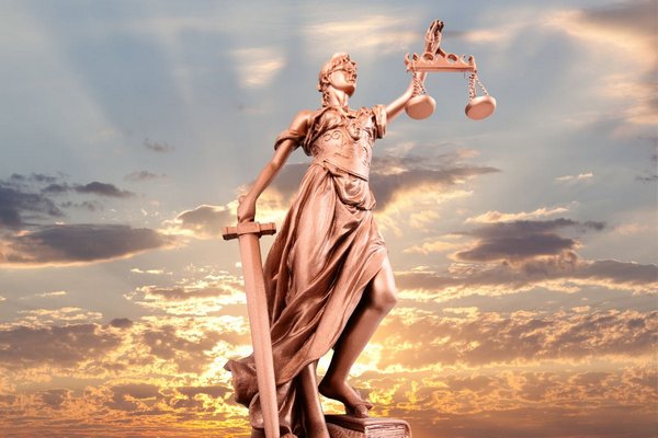 Богиня правосудия Фемида. Фото vladtime.ru