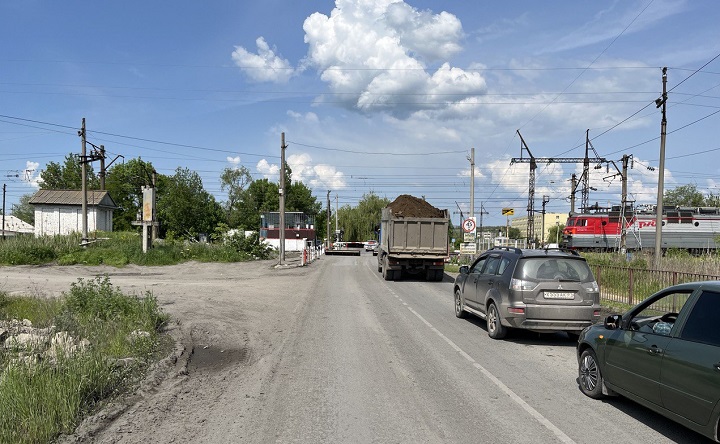 Железнодорожный переезд в посёлке Персиановском. Фото ruffnews.ru