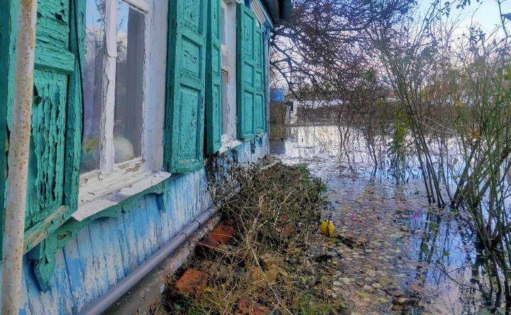 Подтопленный дом в хуторе Задонье. Фото: администрация Азовского района