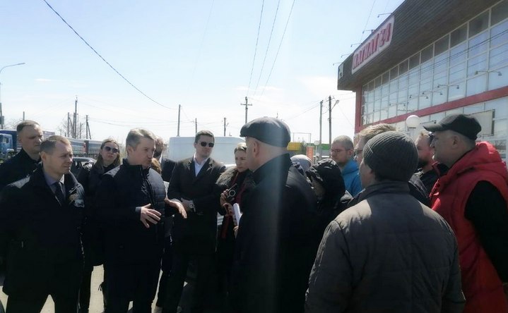 Антон Гетта на встрече с жителями «Мичуринца–3». Фото ТГ В. Ращупкина