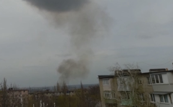 Дым в пойме реки Тузлов. Скриншот видеозаписи don24.ru