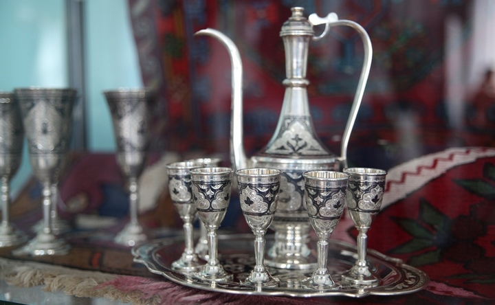 Изделие мастеров из Дагестана из кубачинского серебра. Фото azovmuseum.ru