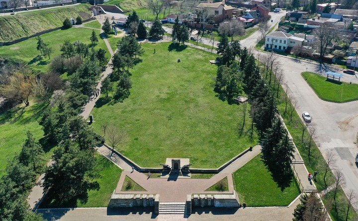 Крепостной парк в Азове. Фото azned.net