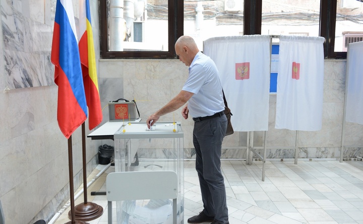 На избирательном участке. Фото облизбиркома в «ВК»