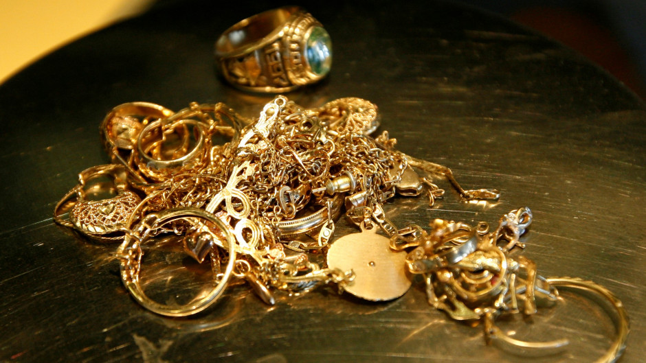 Золотые украшения. Фото ruffnews.ru