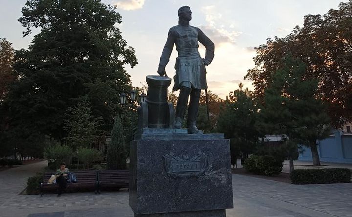 Памятник Петру I на Петровском бульваре. Фото ruffnews.ru
