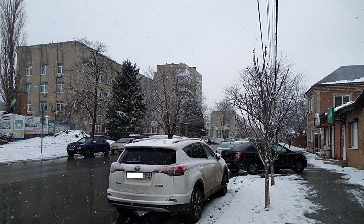 Мокрый снег в Азове. Фото ruffnews.ru