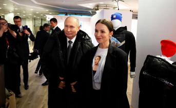 Владимир Путин в бушлате от бренда «ДНК». Фото Александр Казаков/РИА «Новости»