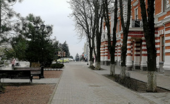 Петровский бульвар в Азове в оттепель. Фото ruffnews.ru