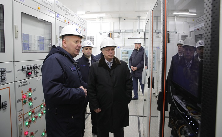 Осмотр энергетических объектов губернатором. Фото donland.ru