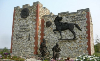 Памятник казакам–чернецовцам. Фото с сайта музея elankazak.ru