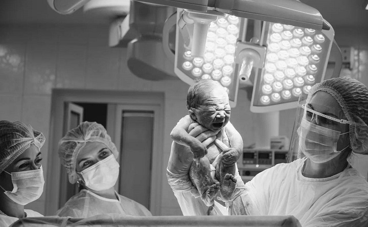 Новорождённый малыш. Фото ГБУ «Перинатальный центр» Ростовской области