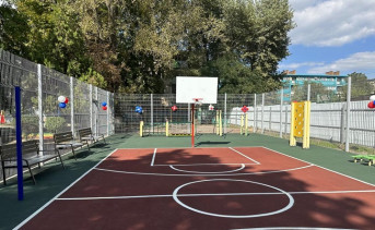 Спортплощадка в детском саду № 42, открытая по проекту «Сделаем вместе» в 2023 году. Фото Дениса Лагутина