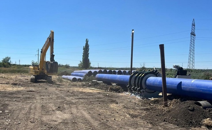 Реконструкция аварийного участка Миусского технического водовода. Фото Ильи Белика