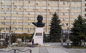 Бюст Юрия Гагарина в Новочеркасске. Фото пресс-службы Новочеркасской городской думы