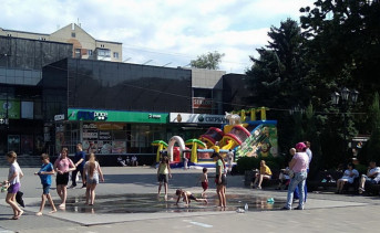 У фонтана на Петровском бульваре. Фото из архива ruffnews.ru