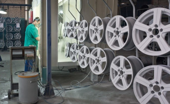 Цех предприятия «Азов-ТЭК». Фото с официального сайта azov-tek.ru