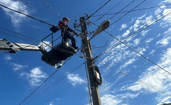Ремонт электросетей. Фото telegram-канала Светланы Камбуловой
