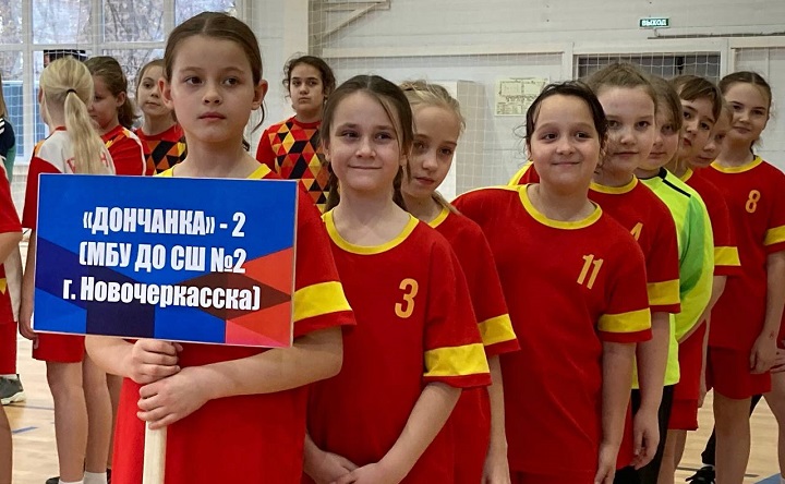 Юные гандболистки из команды «Дончанка». Фото Дарьи Чуперевой, «Новочеркасские ведомости»