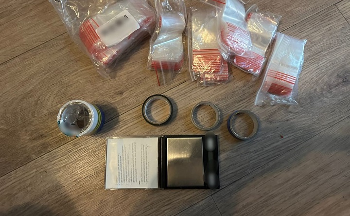 Пакеты с изъятыми наркотиками. Фото пресс-службы МУ МВД России «Новочеркасское»