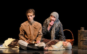 Сцена одного из спектаклей. Фото Екатерины Серебряковой