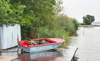 Лодка на реке. Фото ruffnews.ru