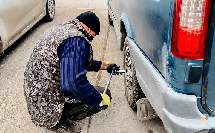 Замена шин. Фото ruffnews.ru