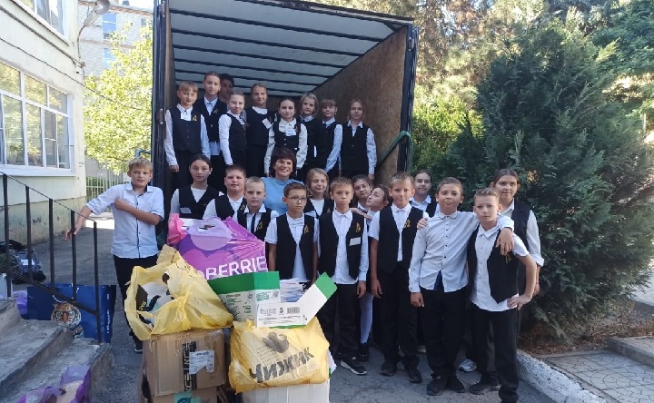 Учащиеся Лицея собрали макулатуру. Фото telegram-страницы  «ЭКА-Азов»