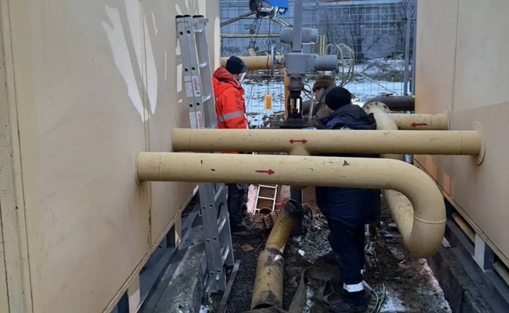 Работа по замене клапана. Фото telegram-канала Павла Исакова