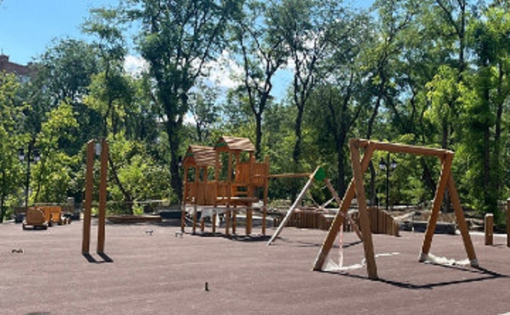 Благоустройство сквера. Фото пресс-службы администрации Ростова