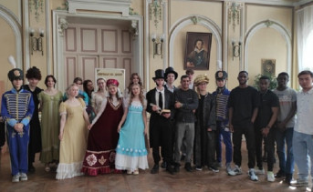 Участники праздника. Фото с официальной страницы Центральной городской библиотеки им.А.С.Пушкина во «ВКонтакте»