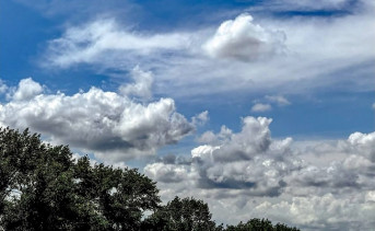 Небо над Таганрогом. Фото ruffnews.ru