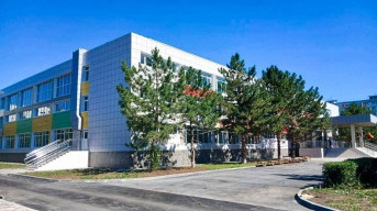 Обновлённое здание школы №16 села Кулешовка. Фото telegram-канала Юрия Слюсаря