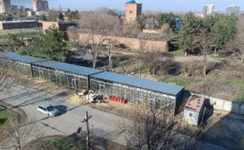 Строительство торговых павильонов по улице Ленина. Фото Екатерины Сеник