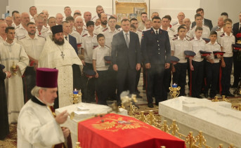 Юрий Слюсарь принял участие в литии в честь 272-летия атамана Матвея Платова в Патриаршем Вознесенском войсковом всеказачьем соборе. Фото пресс-службы губернатора.