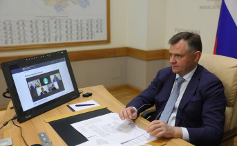 Юрий Слюсарь на интерактивном приёме жителей. Фото пресс-службы губернатора