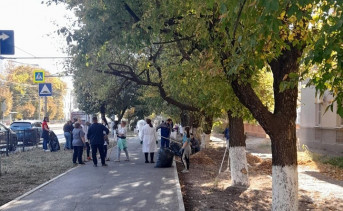 Субботник в Таганроге. Фото telegram-канала Светланы Камбуловой