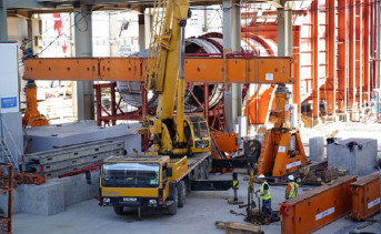 Разгрузка новой турбины. Фото пресс-службы ПАО «ОГК-2»