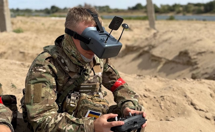 Оператор БПЛА из команды Таганрога. Фото telegram-канала Светланы Камбуловой