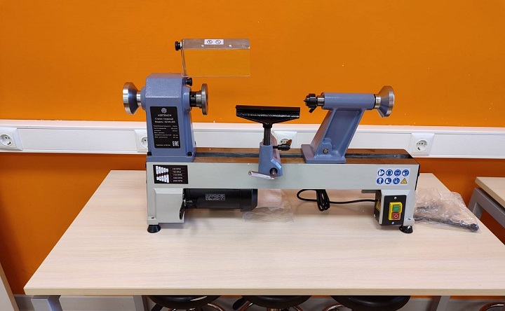 Станок в кабинете технологии. Фото telegram-канала Светланы Камбуловой