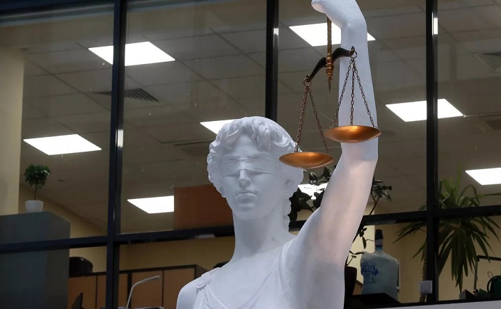 Статуя богини правосудия Фемиды. Фото Антона Денисова, РИА Новости