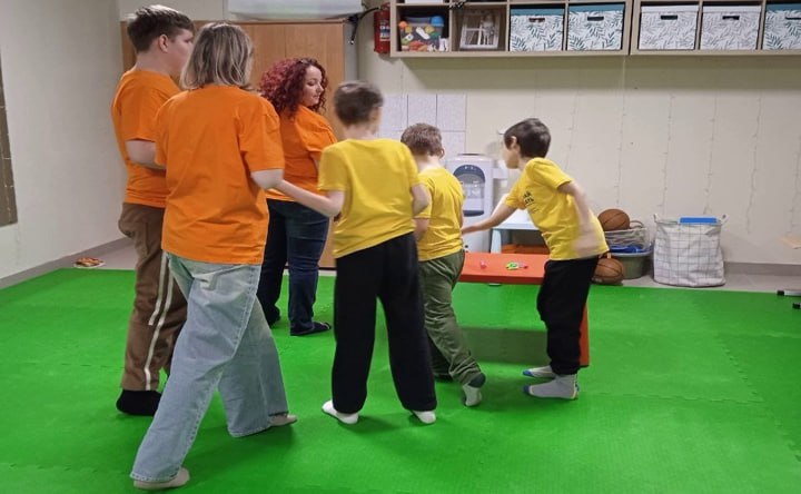 Занятие с особенными детьми. Фото предоставлено АНО «Безграничные возможности