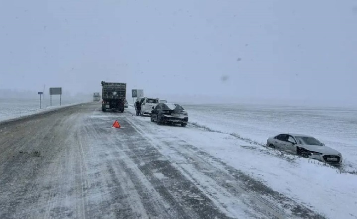 Место ДТП. Фото пресс-службы Госавтоинспекции Ростовской области