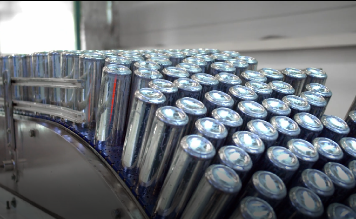 Производство алюминиевой банки. Скрин видео с сайта сanpack.ru