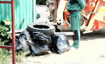 Субботник на ТАНТК им. Г. М. Бериева. Фото telegram-канала профкома авиазавода