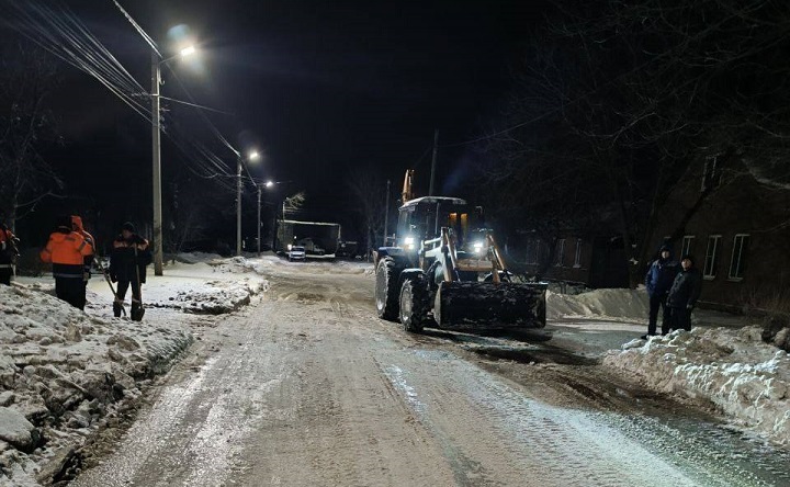 Расчистка улиц от снега. Фото telegram-канала Светланы Камбуловой