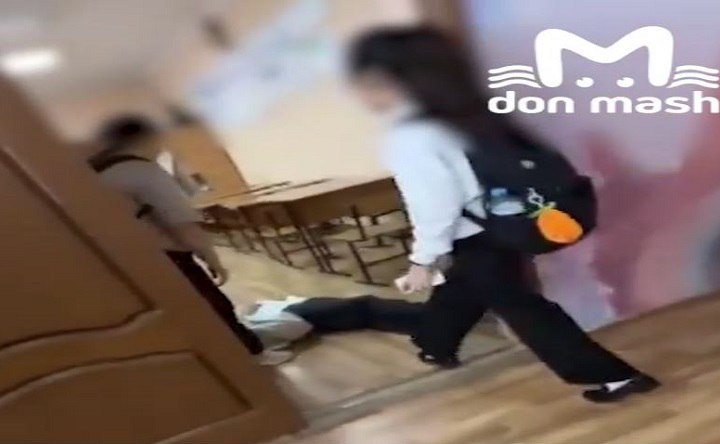 Упавшая девочка. Скрин видео telegram-канала Don Mash