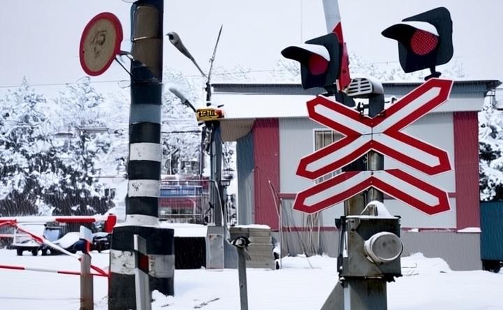 Ж/д переезд зимой. Фото ruffnews.ru