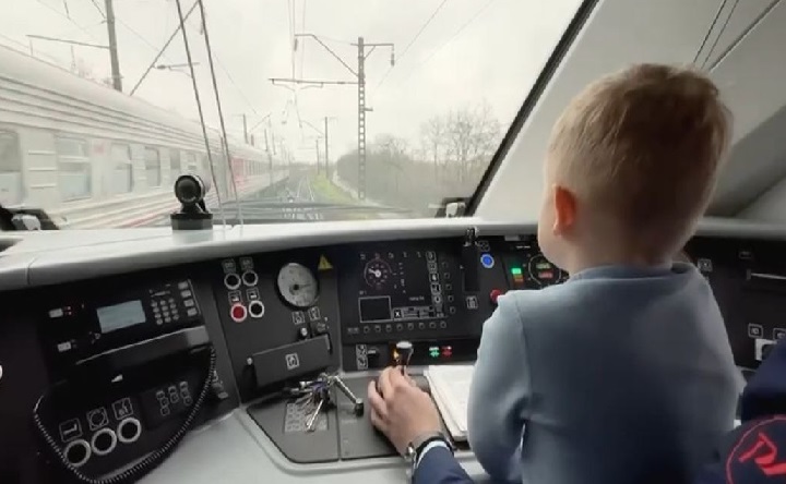Поездка в кабине машиниста. Скриншот видео telegram-канала Юрия Слюсаря